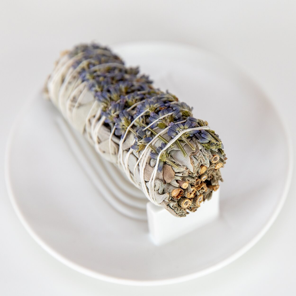 Räucherbündel weißer Salbei räuchern mit Lavendel