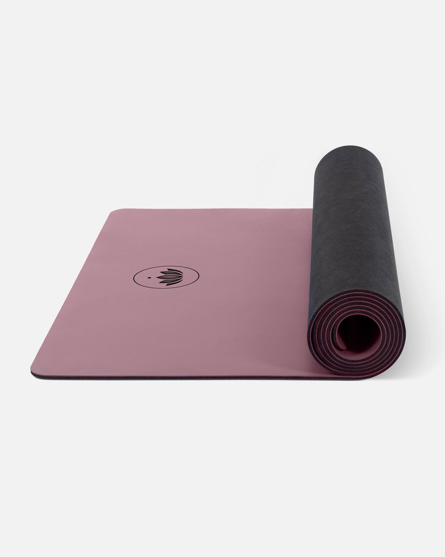 Aubergine - Yogamatte PURE halb aufgerollt, seitlich Ansicht | Lotuscrafts