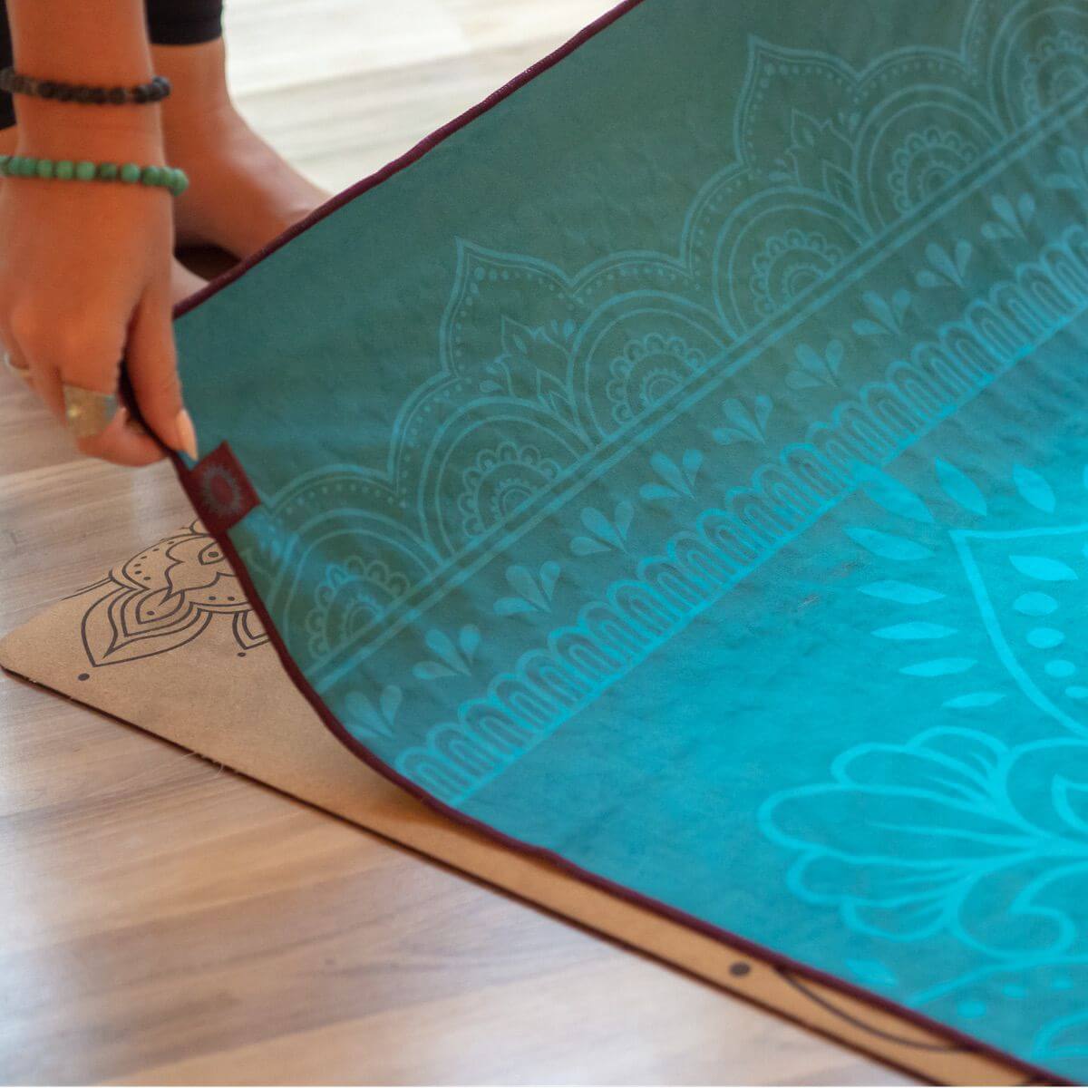 Yoga Handtuch rutschfest mit Noppen