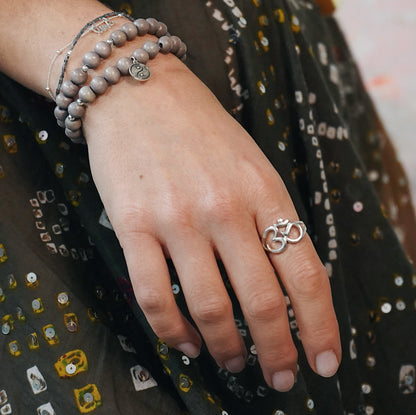 OM Ring (silber)